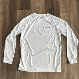 Baleaf white long sleeve polyester shirt.  Men’s size small. Like new condition.